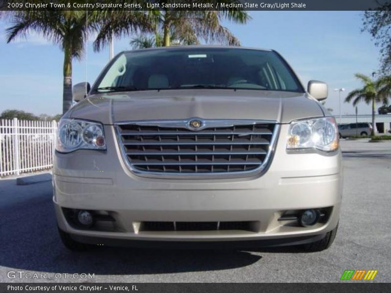 Light Sandstone Metallic / Medium Slate Gray/Light Shale 2009 Chrysler Town & Country Signature Series