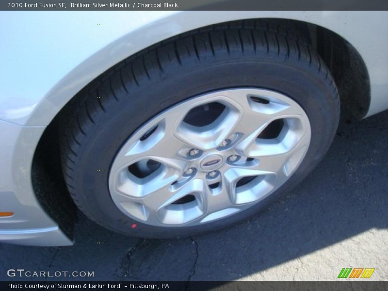 Brilliant Silver Metallic / Charcoal Black 2010 Ford Fusion SE