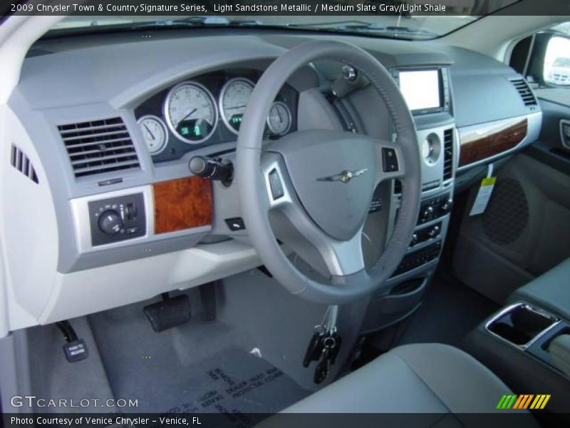 Light Sandstone Metallic / Medium Slate Gray/Light Shale 2009 Chrysler Town & Country Signature Series