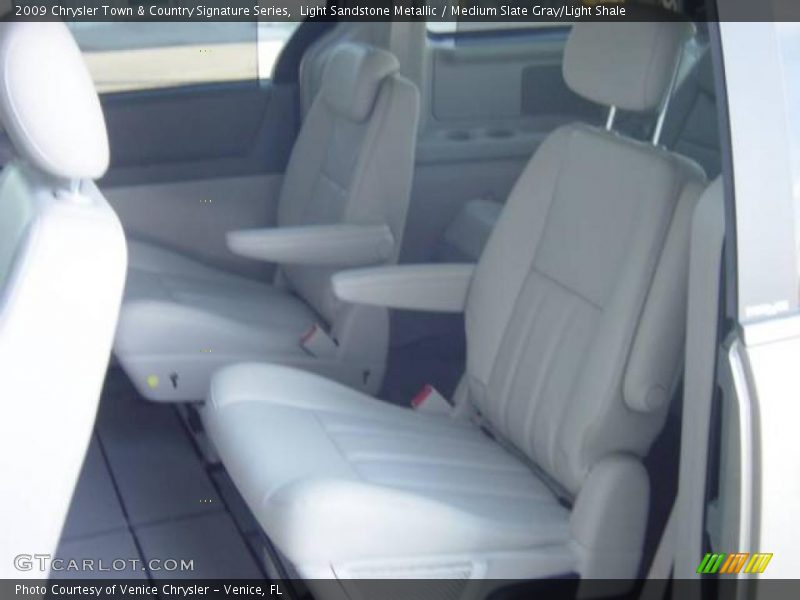 Light Sandstone Metallic / Medium Slate Gray/Light Shale 2009 Chrysler Town & Country Signature Series