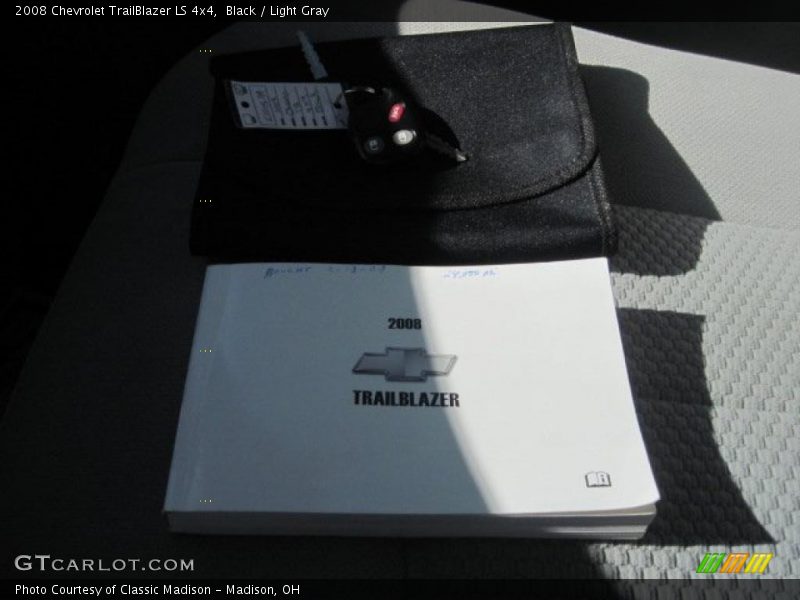 Black / Light Gray 2008 Chevrolet TrailBlazer LS 4x4
