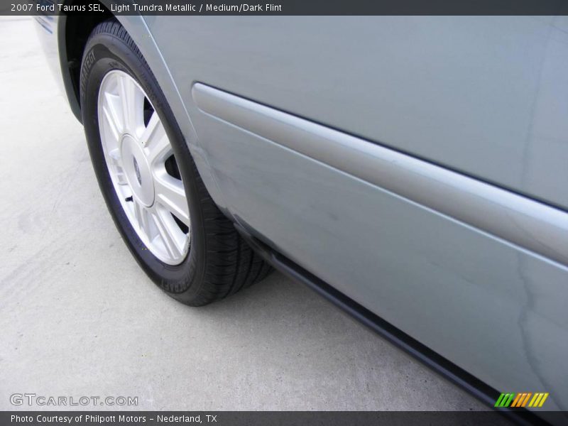 Light Tundra Metallic / Medium/Dark Flint 2007 Ford Taurus SEL