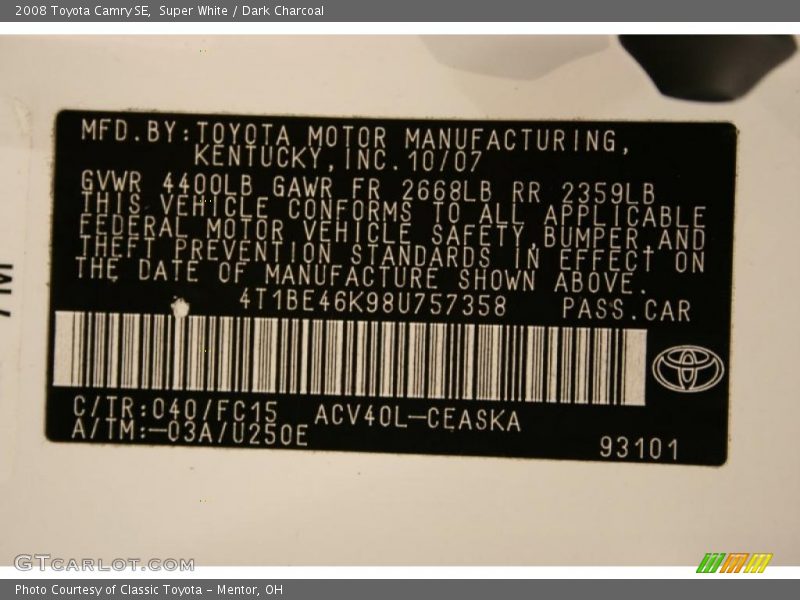 Super White / Dark Charcoal 2008 Toyota Camry SE