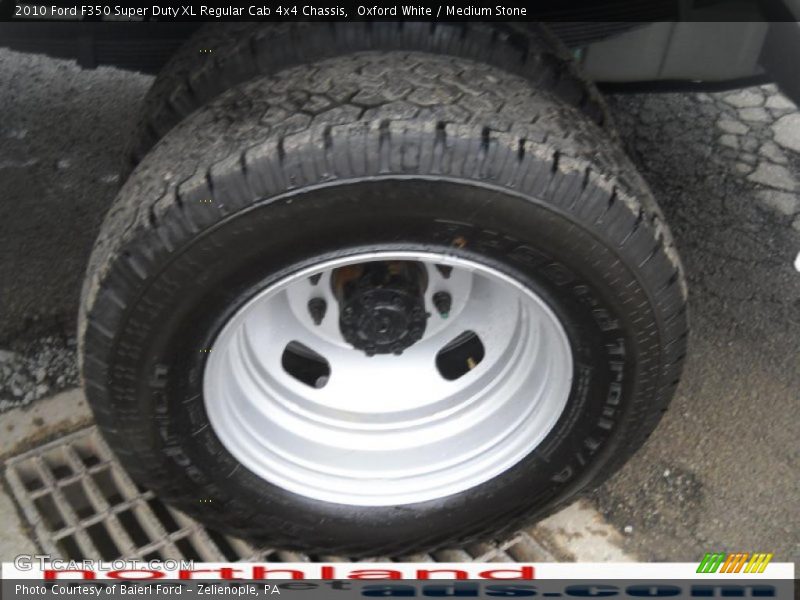 Oxford White / Medium Stone 2010 Ford F350 Super Duty XL Regular Cab 4x4 Chassis