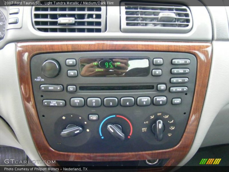 Light Tundra Metallic / Medium/Dark Flint 2007 Ford Taurus SEL