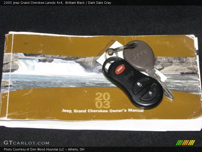 Brilliant Black / Dark Slate Gray 2003 Jeep Grand Cherokee Laredo 4x4