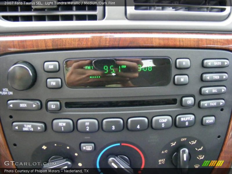 Light Tundra Metallic / Medium/Dark Flint 2007 Ford Taurus SEL