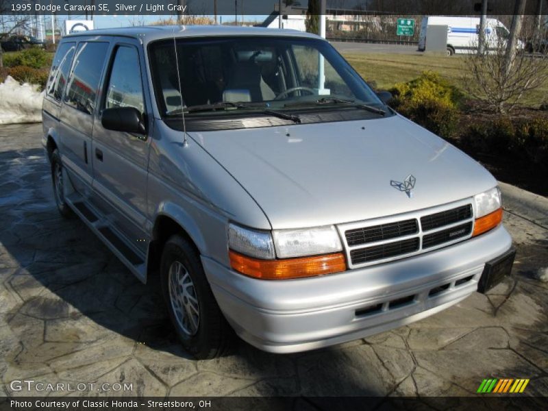 Silver / Light Gray 1995 Dodge Caravan SE