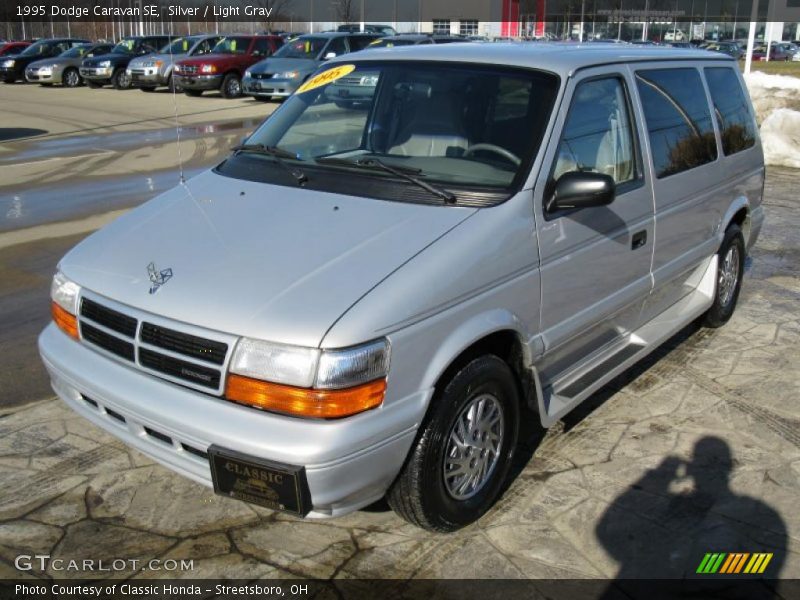 Silver / Light Gray 1995 Dodge Caravan SE