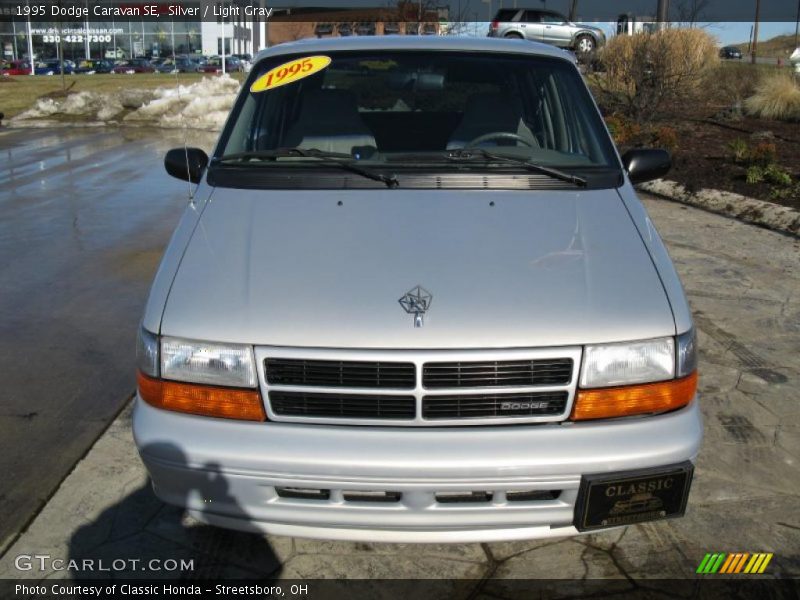 Silver / Light Gray 1995 Dodge Caravan SE