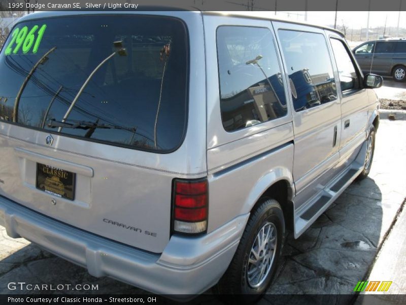 Silver / Light Gray 1995 Dodge Caravan SE