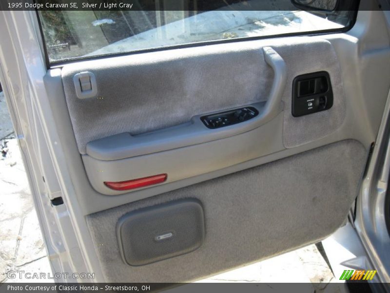 Silver / Light Gray 1995 Dodge Caravan SE
