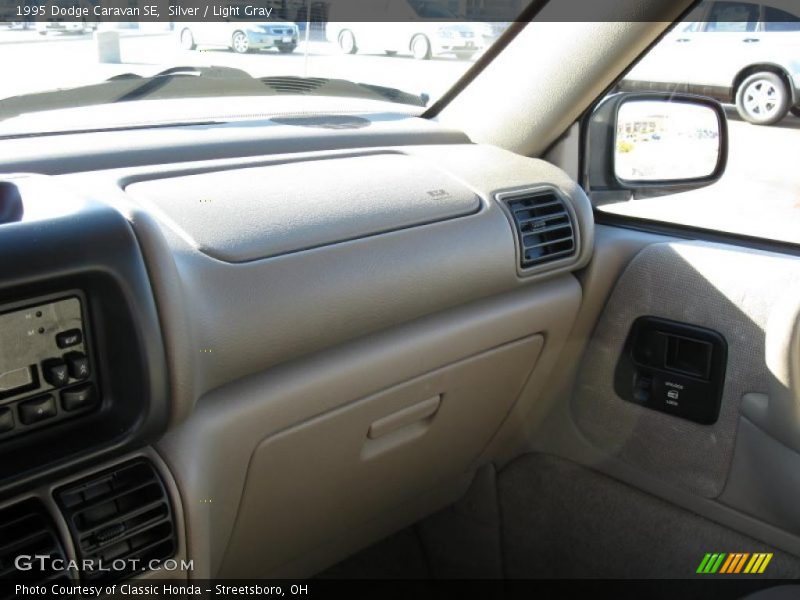 Silver / Light Gray 1995 Dodge Caravan SE
