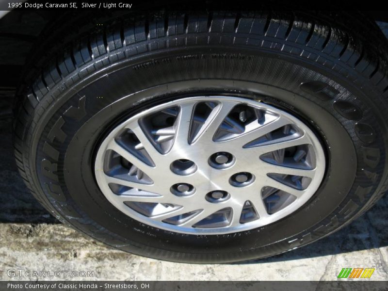 Silver / Light Gray 1995 Dodge Caravan SE