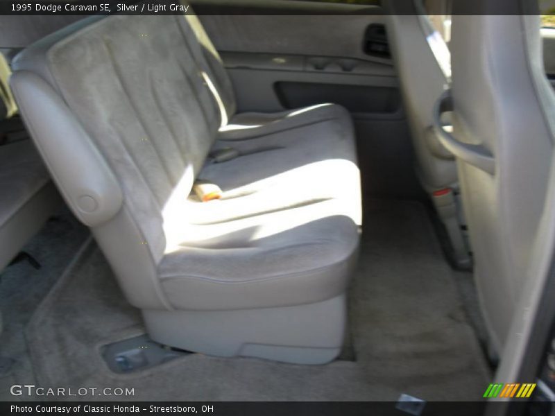 Silver / Light Gray 1995 Dodge Caravan SE