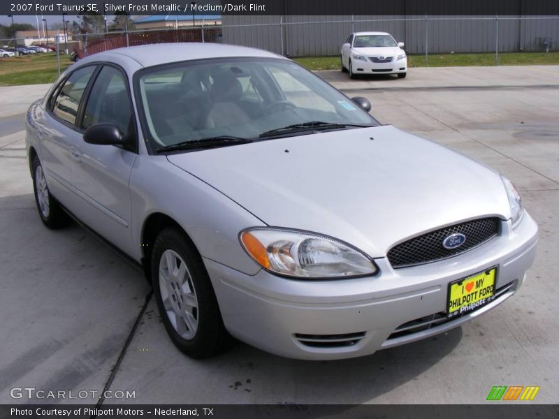 Silver Frost Metallic / Medium/Dark Flint 2007 Ford Taurus SE