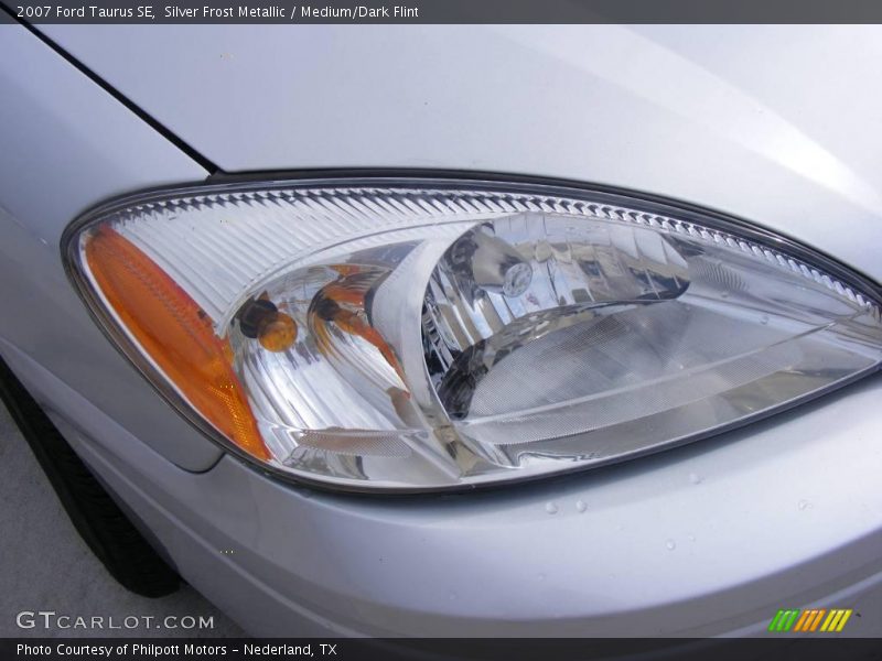Silver Frost Metallic / Medium/Dark Flint 2007 Ford Taurus SE