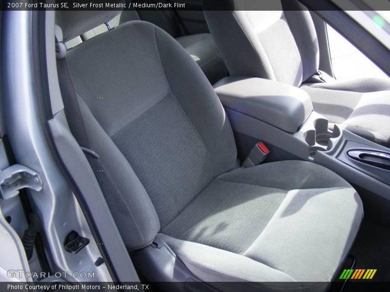 Silver Frost Metallic / Medium/Dark Flint 2007 Ford Taurus SE