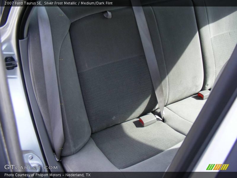 Silver Frost Metallic / Medium/Dark Flint 2007 Ford Taurus SE