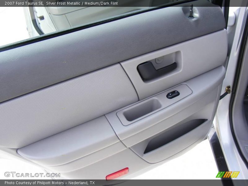 Silver Frost Metallic / Medium/Dark Flint 2007 Ford Taurus SE