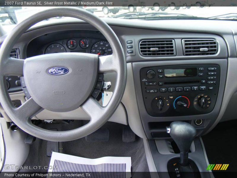 Silver Frost Metallic / Medium/Dark Flint 2007 Ford Taurus SE