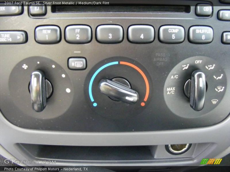 Silver Frost Metallic / Medium/Dark Flint 2007 Ford Taurus SE