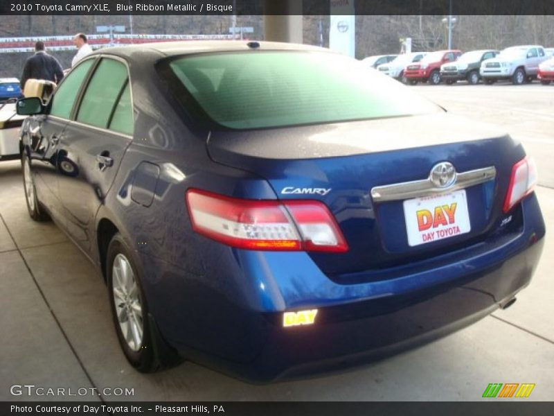 Blue Ribbon Metallic / Bisque 2010 Toyota Camry XLE