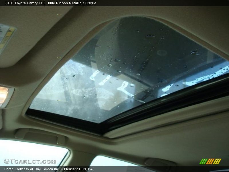 Blue Ribbon Metallic / Bisque 2010 Toyota Camry XLE