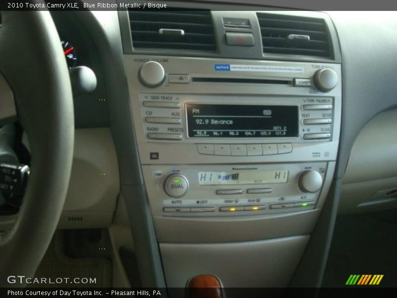 Blue Ribbon Metallic / Bisque 2010 Toyota Camry XLE