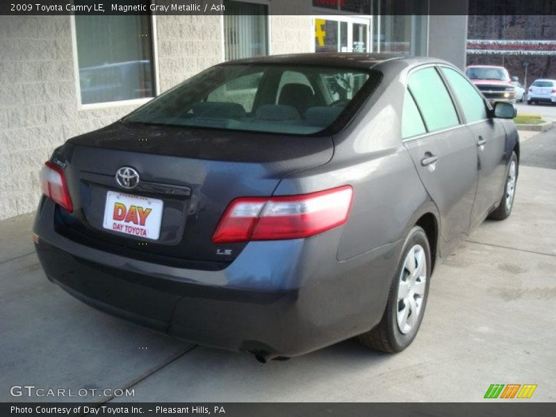 Magnetic Gray Metallic / Ash 2009 Toyota Camry LE