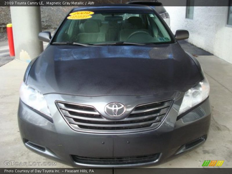 Magnetic Gray Metallic / Ash 2009 Toyota Camry LE