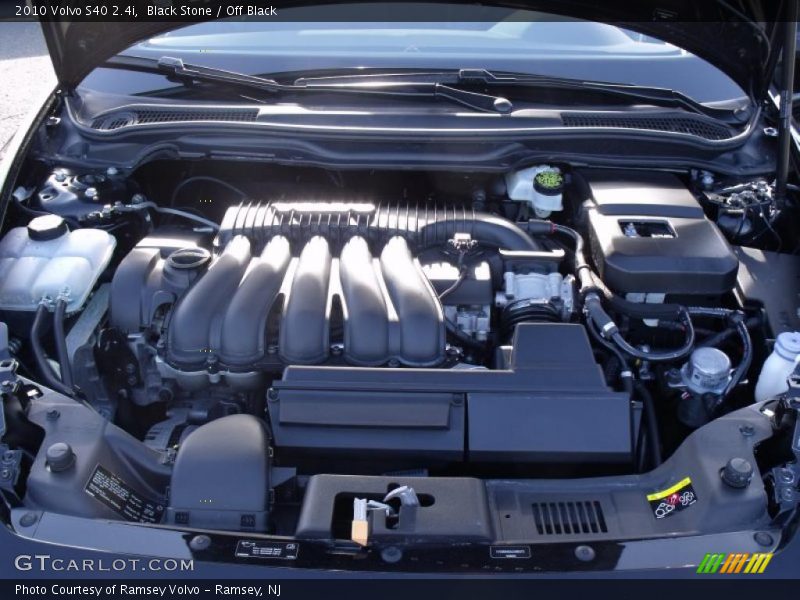 Black Stone / Off Black 2010 Volvo S40 2.4i