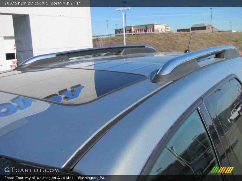 Ocean Mist / Tan 2007 Saturn Outlook XR