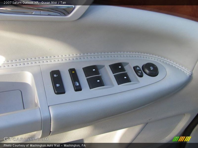 Ocean Mist / Tan 2007 Saturn Outlook XR