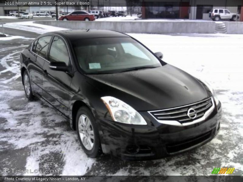 Super Black / Blond 2010 Nissan Altima 2.5 SL