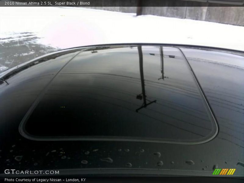 Super Black / Blond 2010 Nissan Altima 2.5 SL