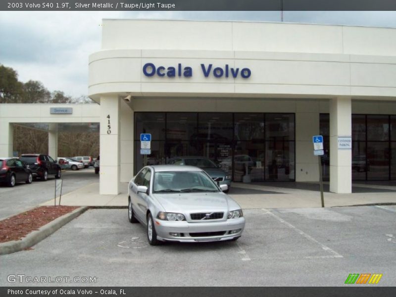 Silver Metallic / Taupe/Light Taupe 2003 Volvo S40 1.9T