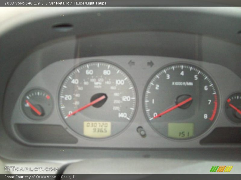 Silver Metallic / Taupe/Light Taupe 2003 Volvo S40 1.9T