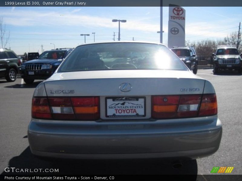 Oyster Gray Pearl / Ivory 1999 Lexus ES 300