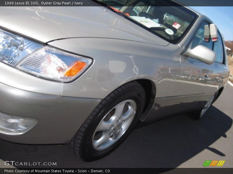 Oyster Gray Pearl / Ivory 1999 Lexus ES 300
