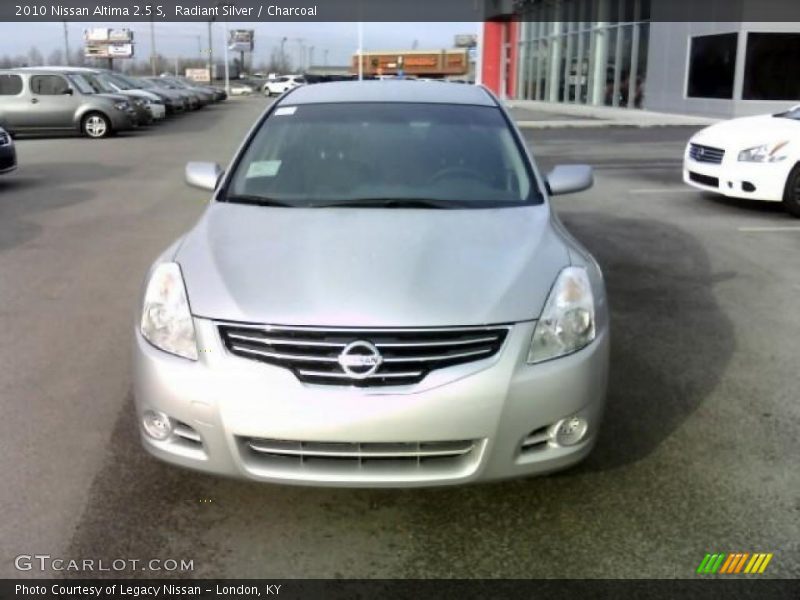 Radiant Silver / Charcoal 2010 Nissan Altima 2.5 S