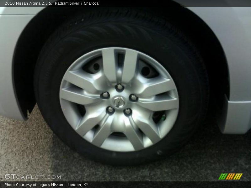 Radiant Silver / Charcoal 2010 Nissan Altima 2.5 S