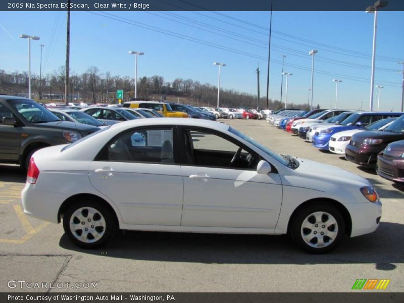 Clear White / Beige 2009 Kia Spectra EX Sedan