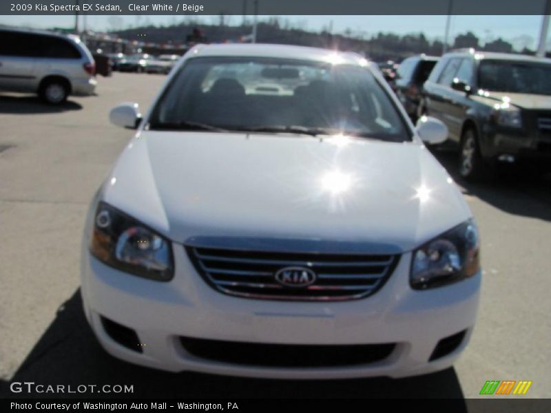 Clear White / Beige 2009 Kia Spectra EX Sedan