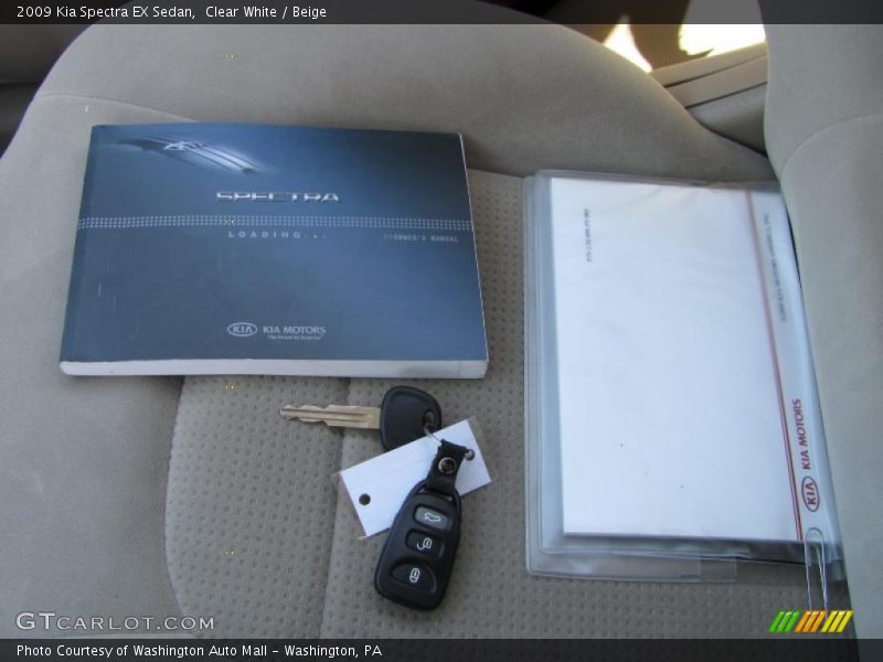 Clear White / Beige 2009 Kia Spectra EX Sedan