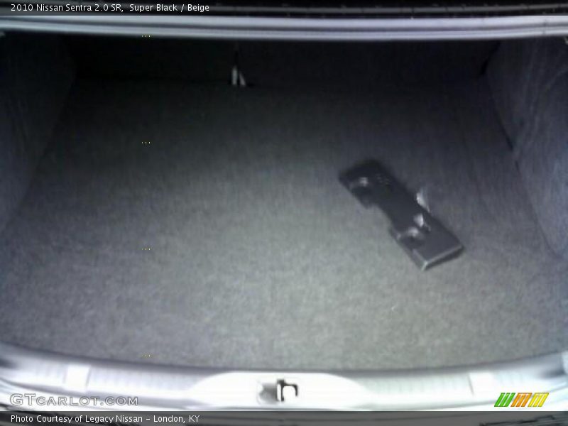 Super Black / Beige 2010 Nissan Sentra 2.0 SR