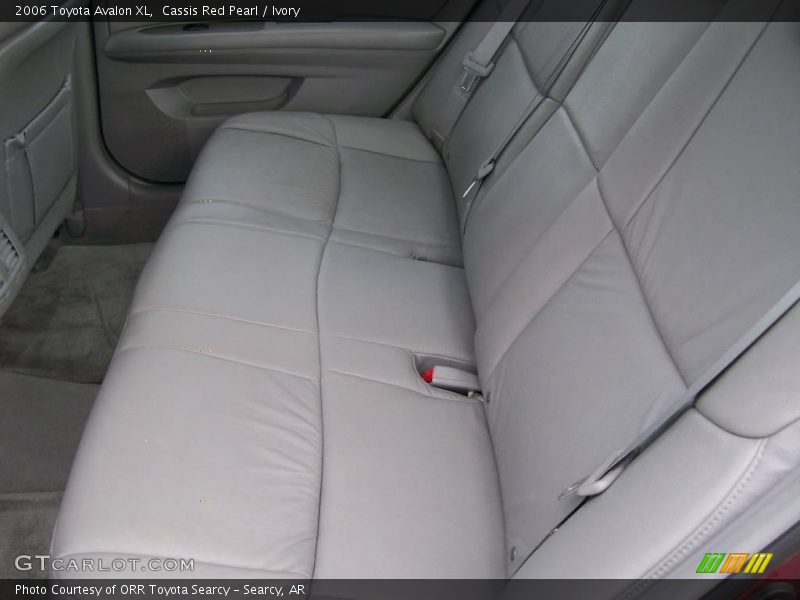 Cassis Red Pearl / Ivory 2006 Toyota Avalon XL