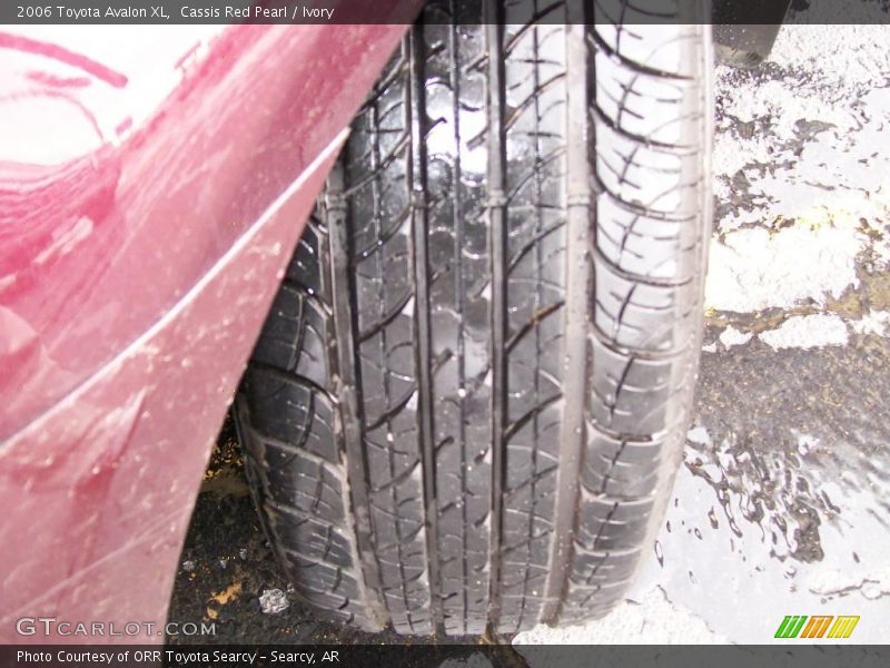 Cassis Red Pearl / Ivory 2006 Toyota Avalon XL