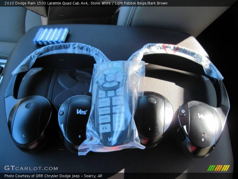 Stone White / Light Pebble Beige/Bark Brown 2010 Dodge Ram 1500 Laramie Quad Cab 4x4