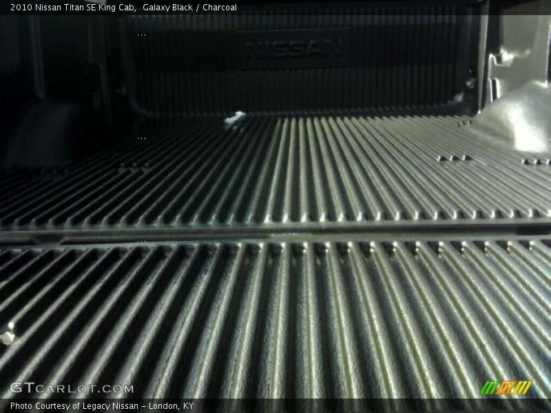 Galaxy Black / Charcoal 2010 Nissan Titan SE King Cab